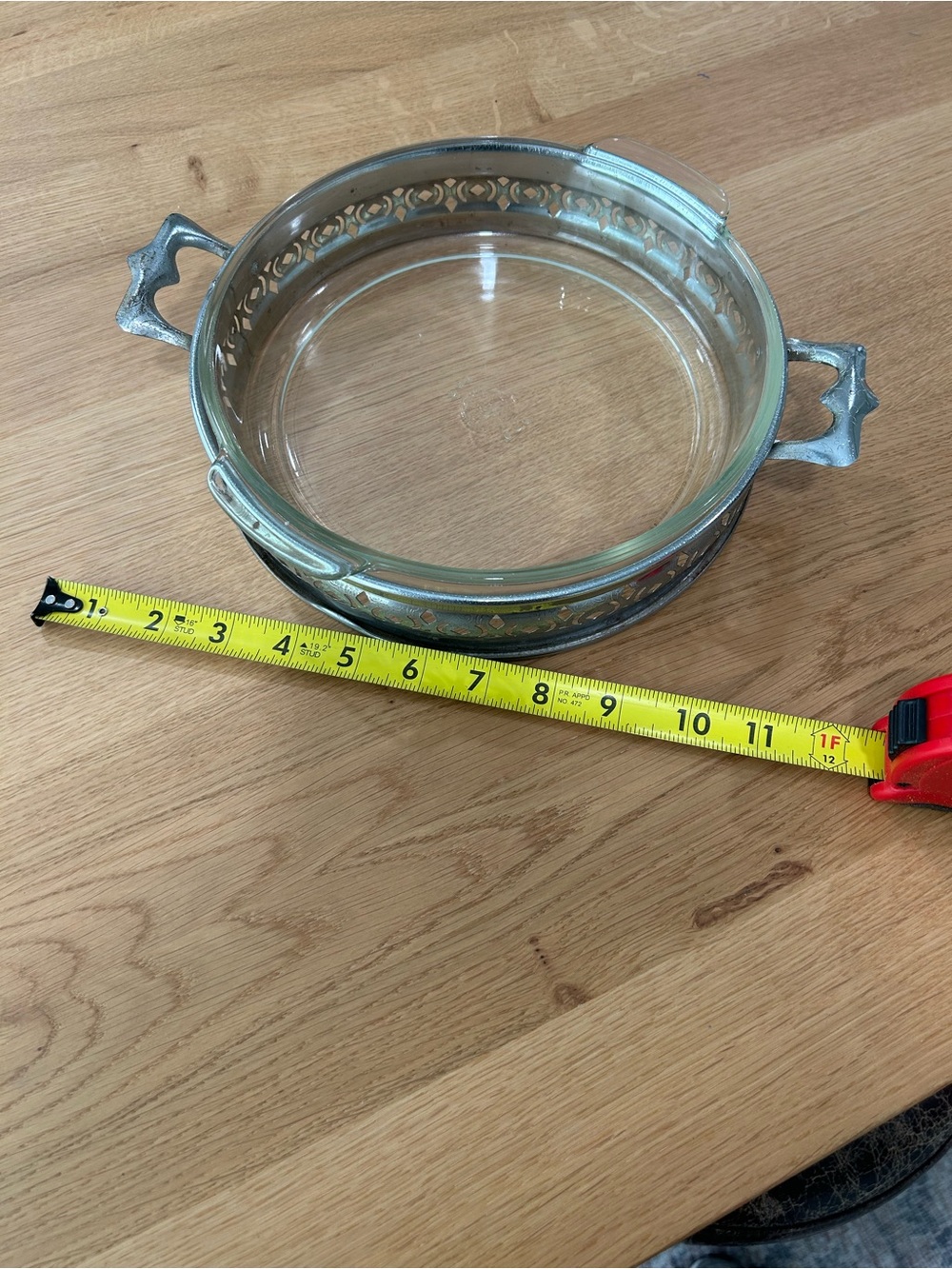Vintage Pyrex Round Casserole Dish with metal holder - Picture 8 of 11